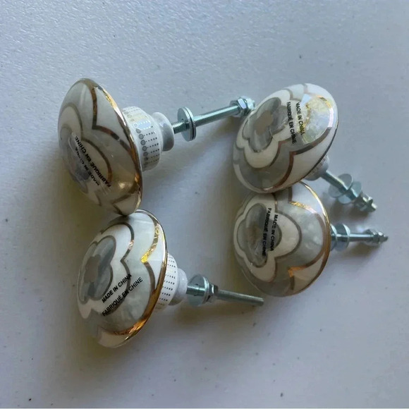 Set of 4 NWT Anthropologie Clover Knobs - Picture 5 of 6